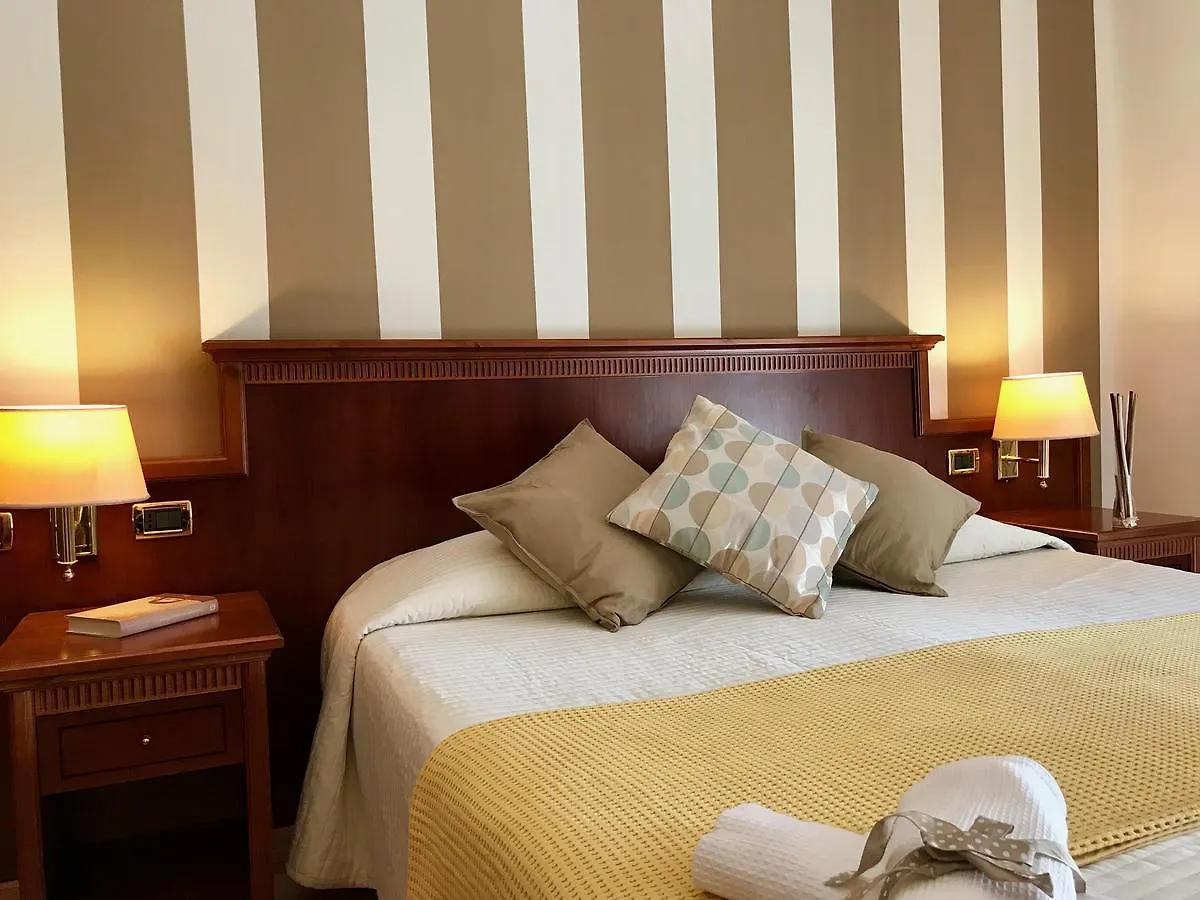 Palazzo Azzarita By Holiplanet Hotel Bologna