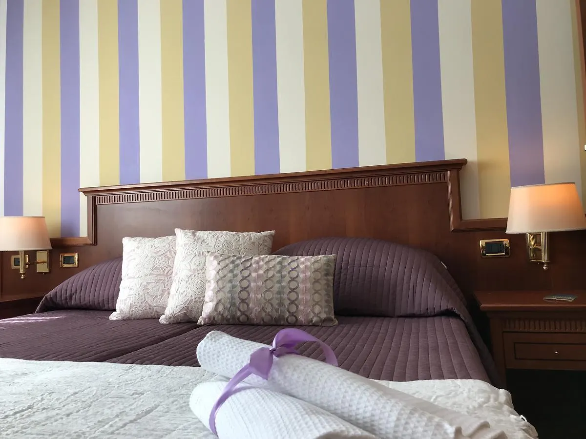 Palazzo Azzarita By Holiplanet Hotel Bologna