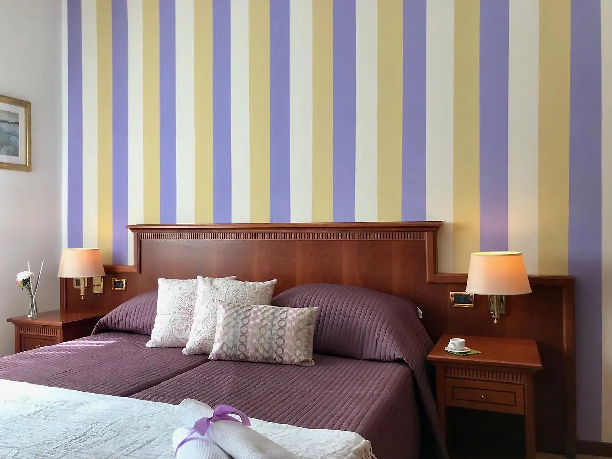 Palazzo Azzarita By Holiplanet Hotel Bologna 0*,  Italy